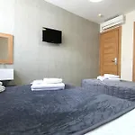 Metrohill Hotel *