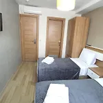 Metrohill Hotel *