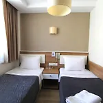 Hotel Metrohill *