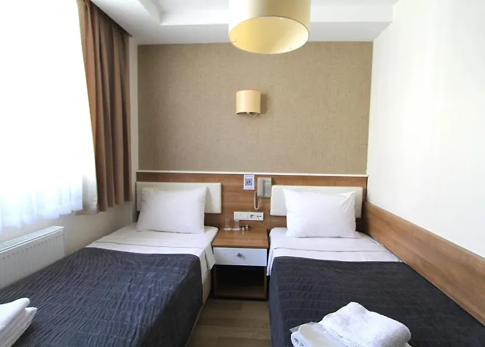 Отель Metrohill *